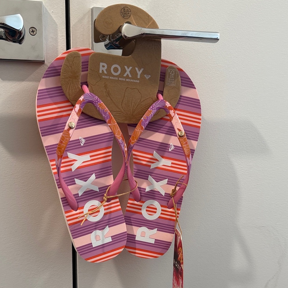 NWT Roxy Vibrant Pink and Purple Striped Sandals